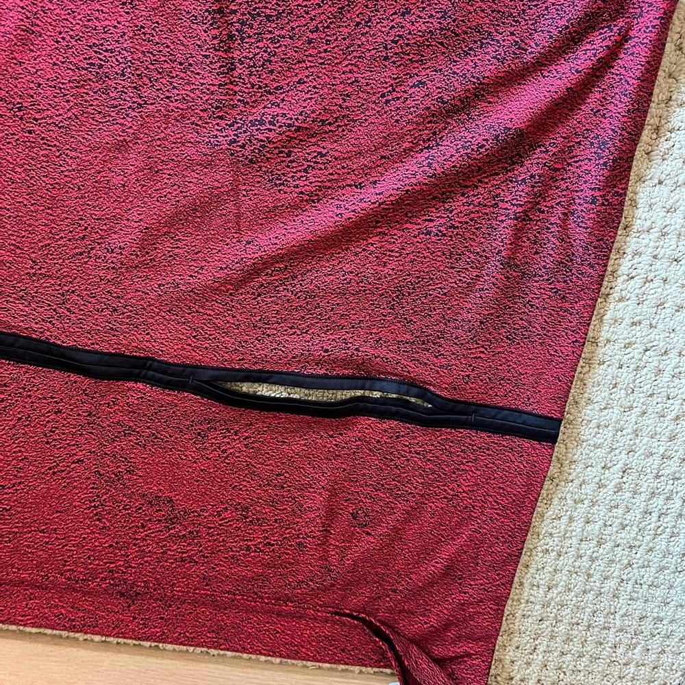 NWT Lululemon Vinyasa Wrap in Running Luon Spray Jacquard True Red Black - Picture 13 of 13